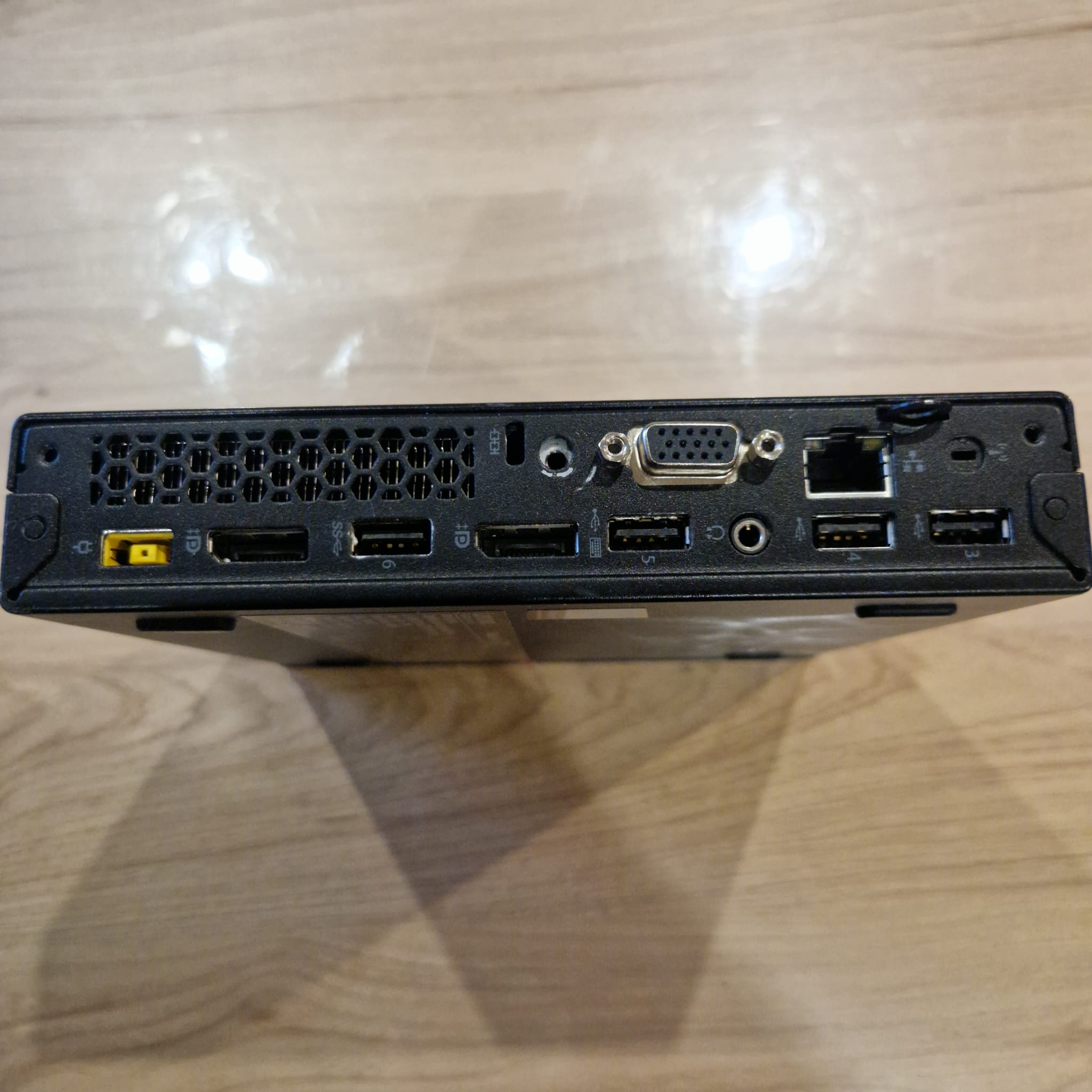 Mini-PC Lenovo ThinkCentre Tiny connectiques
